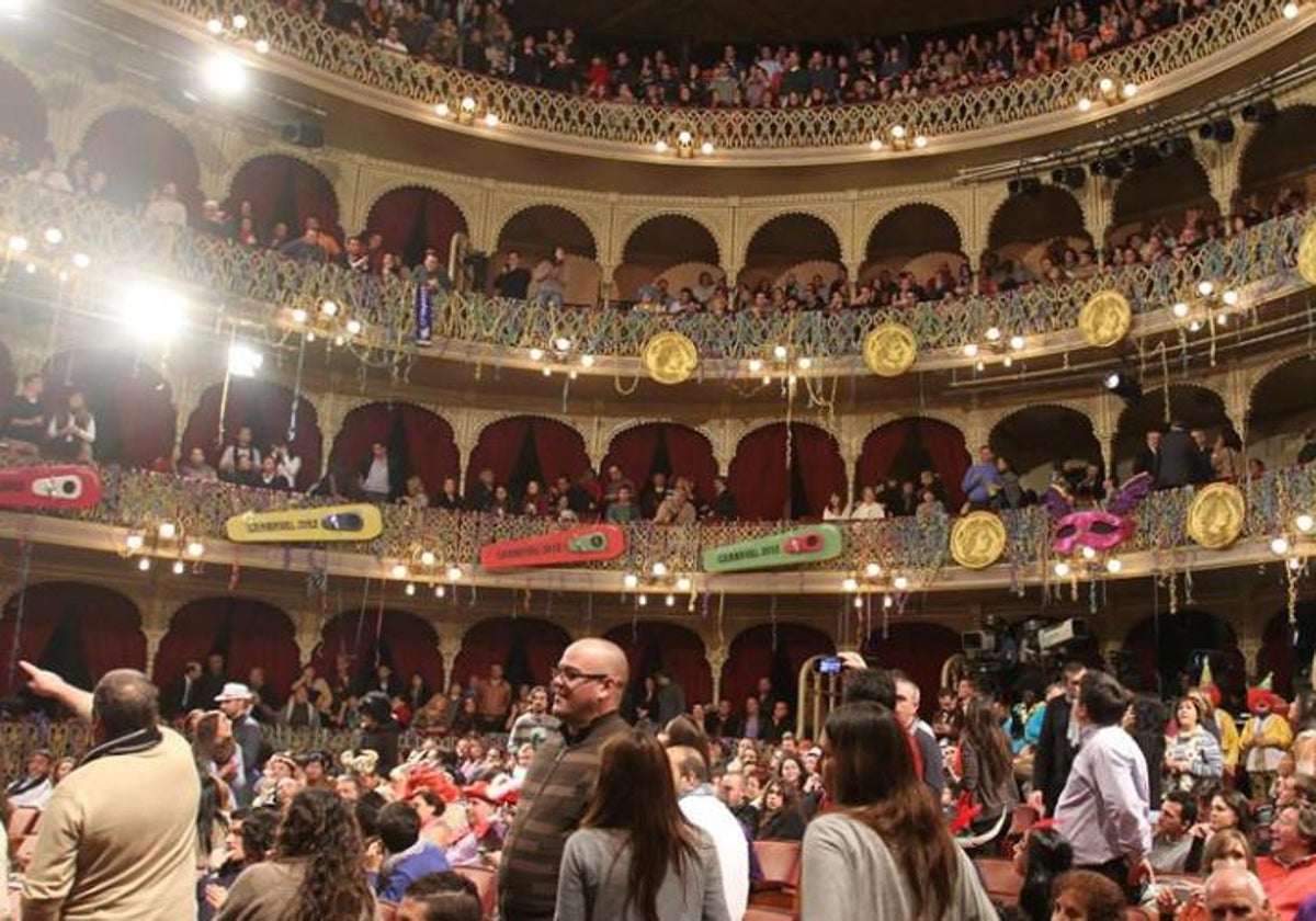 El Teatro Falla durante una sesión del COAC