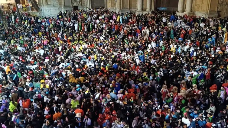 Cádiz distribuirá 3.000 pulseras para detectar drogas en las bebidas durante el Carnaval