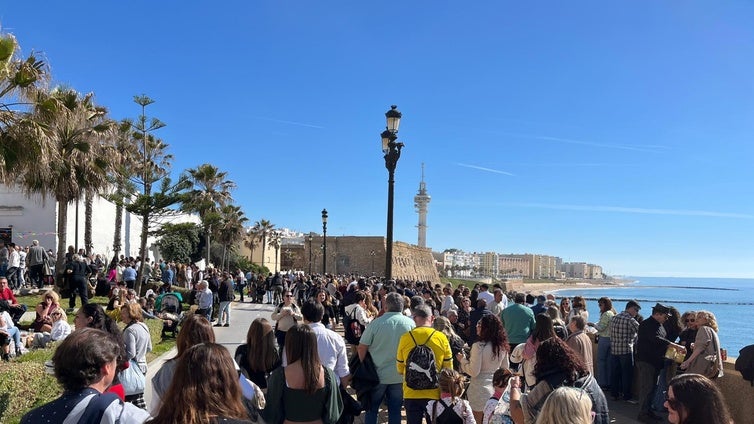 Y estaba Cádiz... igual que una Feria