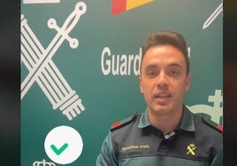 La Guardia Civil avisa: ¿Te puedes disfrazar de agente de Policía durante estos Carnavales?