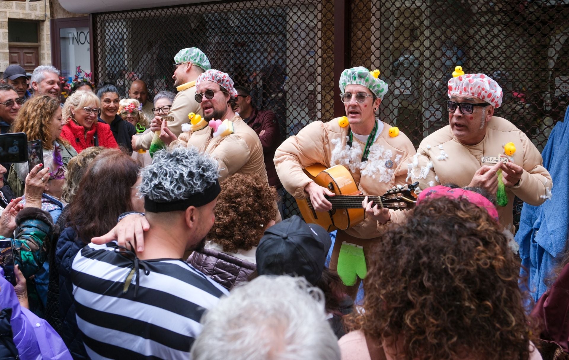 El ambiente del domingo de Carnaval, en imágenes