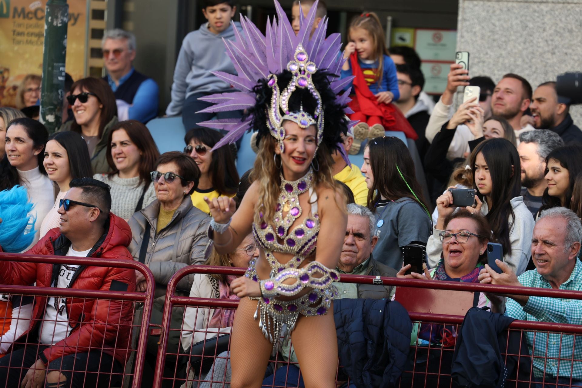 Fotos: Así ha sido la Gran Cabalgata de Carnaval de Cádiz