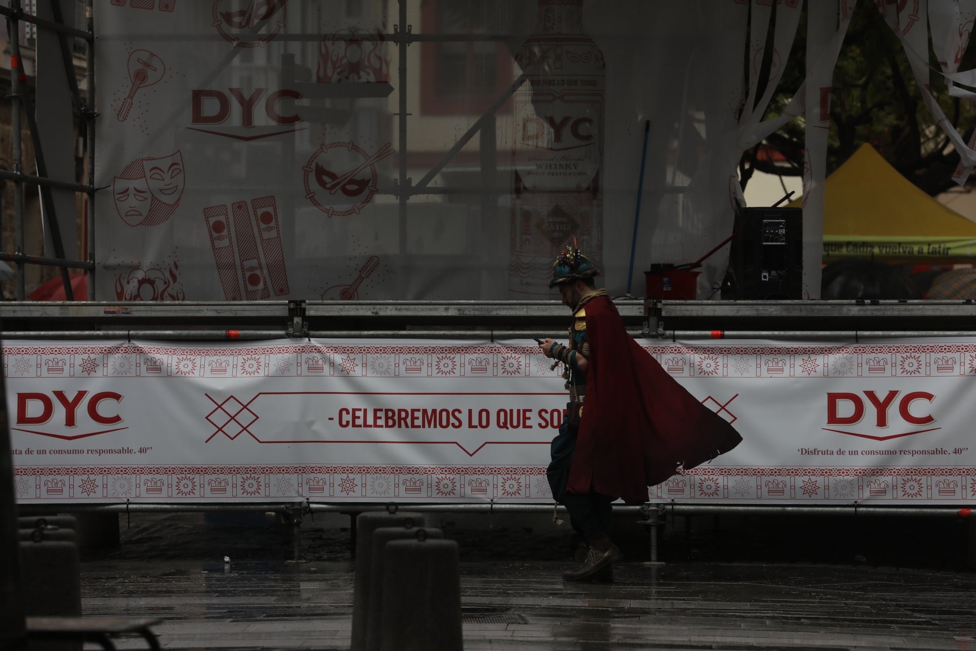 Fotos: La borrasca Jana agua el segundo Domingo de Carnaval en Cádiz