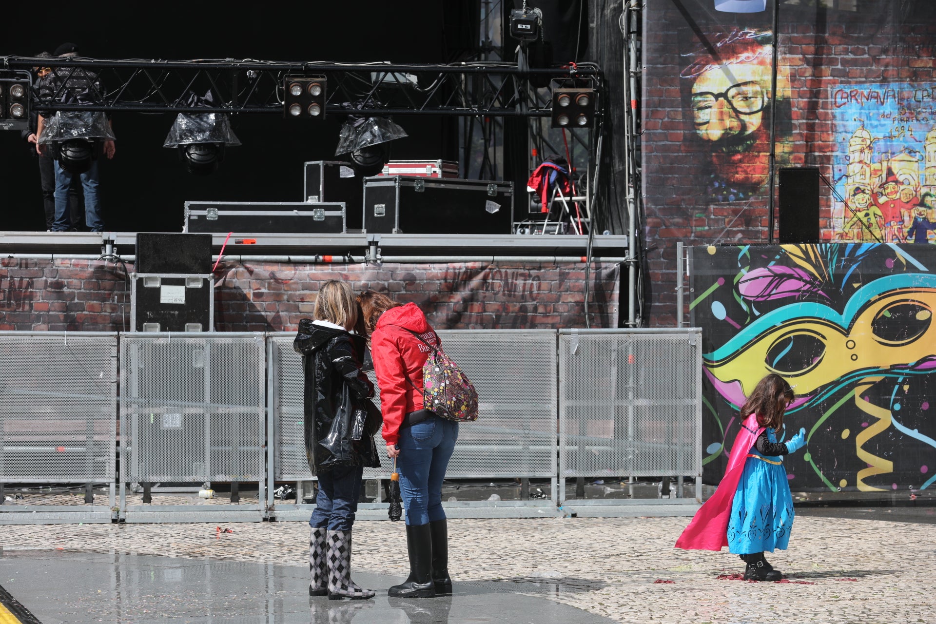 Fotos: La borrasca Jana agua el segundo Domingo de Carnaval en Cádiz