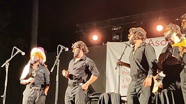 La chirigota 'Los calaíta', primer premio en el Carnaval de Cádiz 2025, presenta un nuevo componente