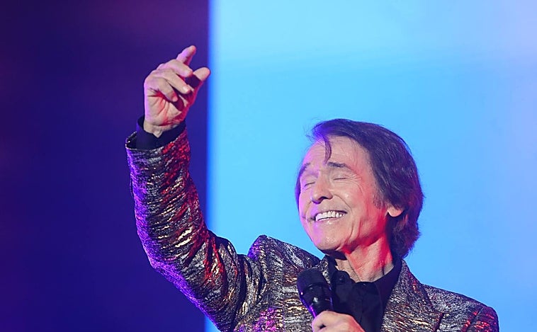 Fotos: Raphael reconquista Chiclana con su voz