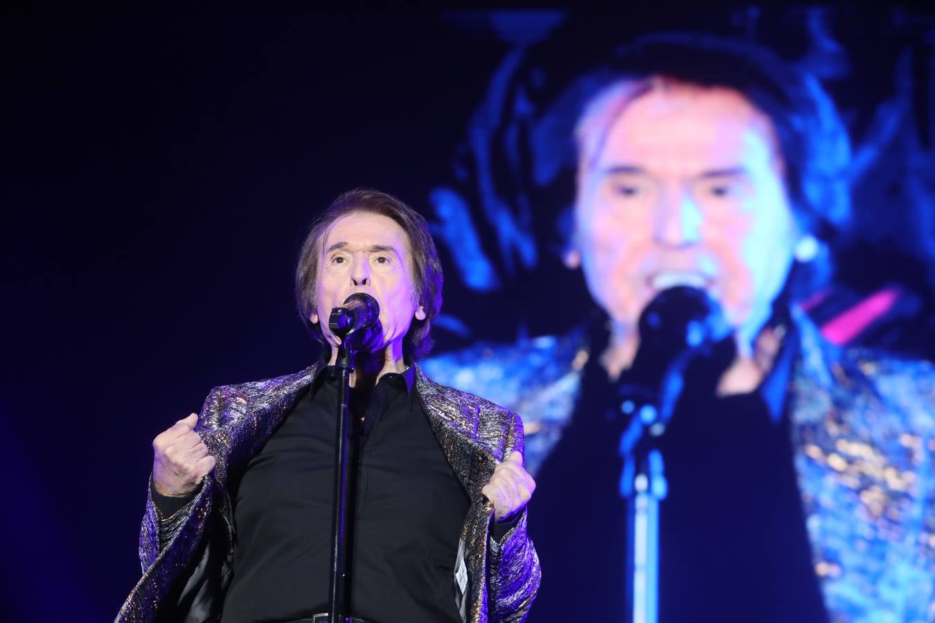 Fotos: Raphael reconquista Chiclana con su voz