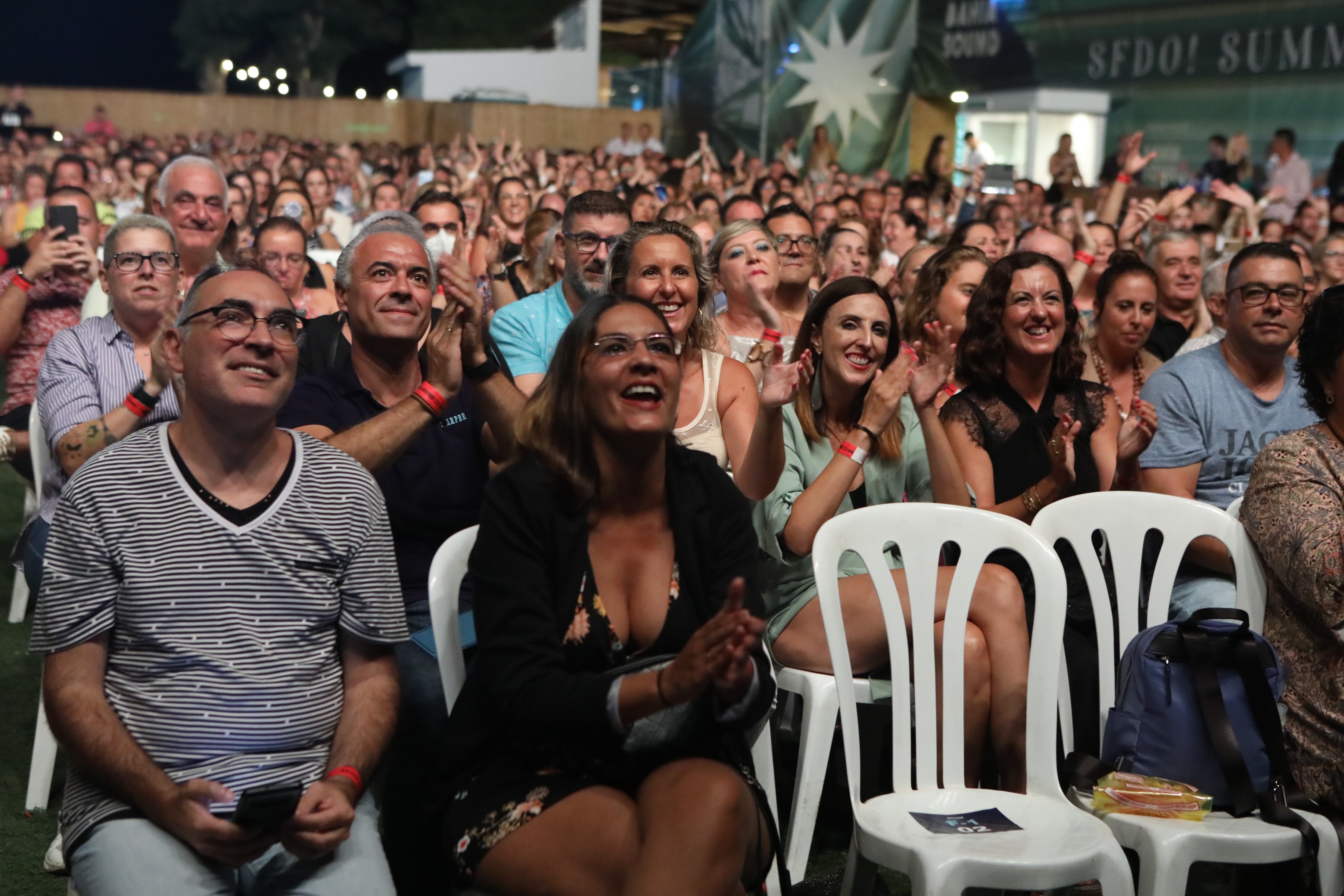 Fotos: Bahía Sound, con Pastora Soler, pone el cierre a un verano musical espectacular