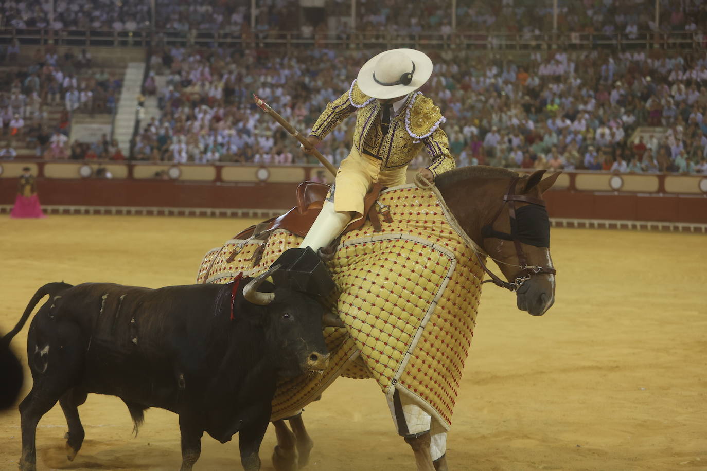 Fotos: Roca Rey sufre una cornada en la tarde de toros de El Puerto
