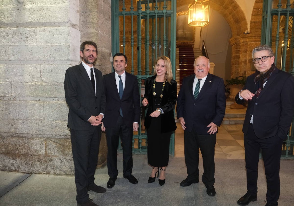 Fotos: Recepción de Ernest Urtasun a los galardonados con las Medallas al Mérito de Bellas Artes 2022