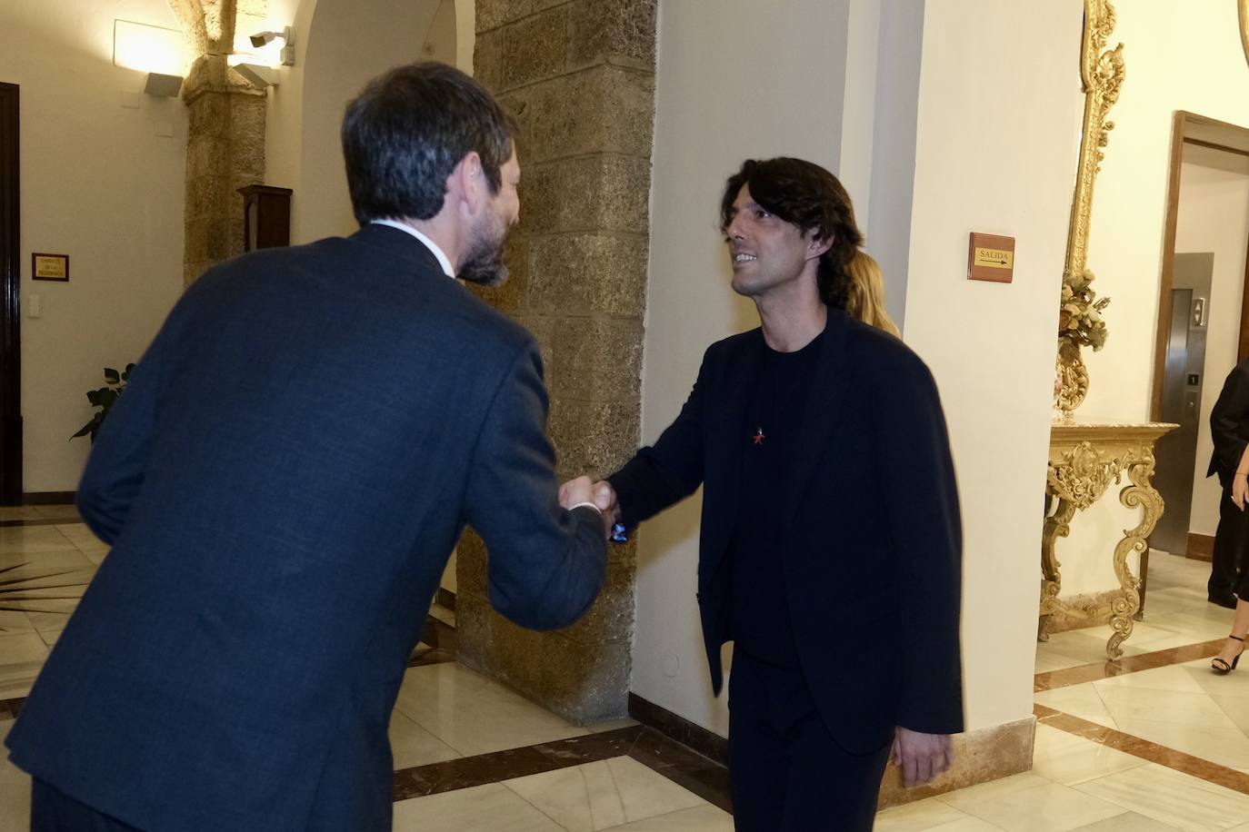 Fotos: Recepción de Ernest Urtasun a los galardonados con las Medallas al Mérito de Bellas Artes 2022