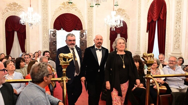Javier Ruibal ingresa en la Academia de Bellas Artes de Cádiz