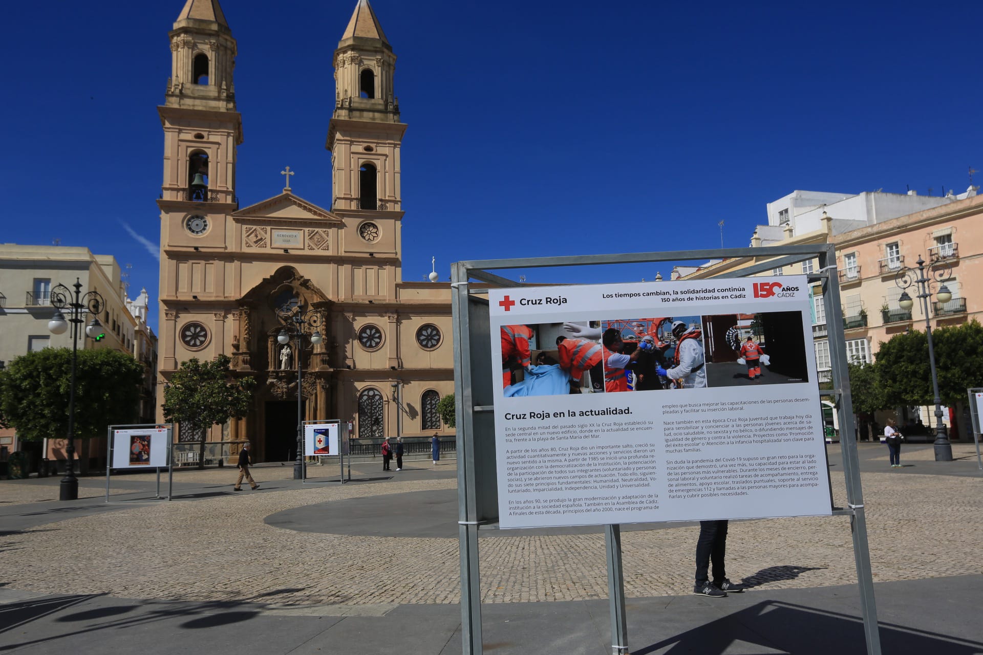 Fotos: Exposición sobre objetos emblemáticos de la Cruz Roja por sus 150 años en la Fundación Cajasol