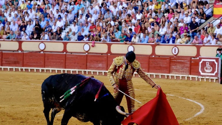 Rotundo triunfo de Manzanares que sale a hombros junto a Aguado en la última corrida del verano en El Puerto