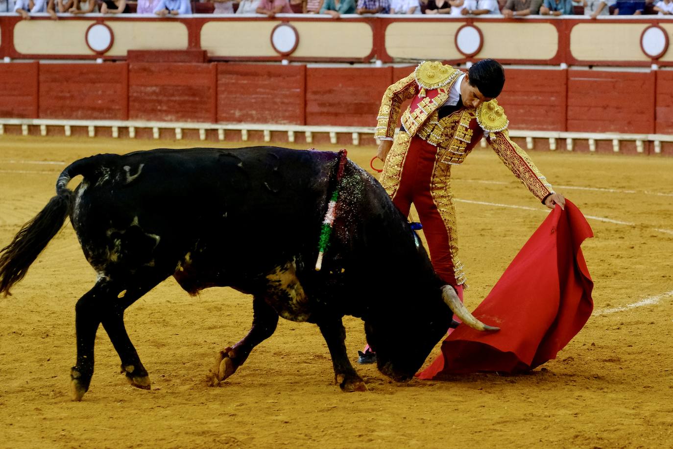 Rotundo triunfo de Manzanares que sale a hombros junto a Aguado en la última corrida del verano en El Puerto