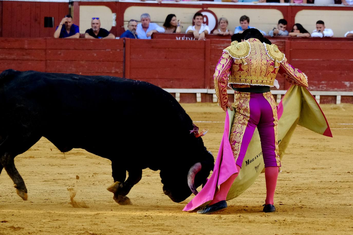 Rotundo triunfo de Manzanares que sale a hombros junto a Aguado en la última corrida del verano en El Puerto