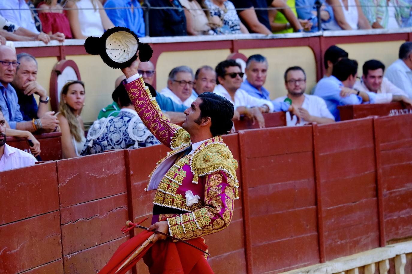 Rotundo triunfo de Manzanares que sale a hombros junto a Aguado en la última corrida del verano en El Puerto