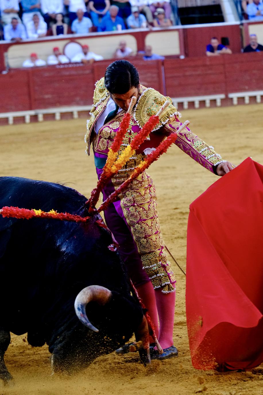 Rotundo triunfo de Manzanares que sale a hombros junto a Aguado en la última corrida del verano en El Puerto