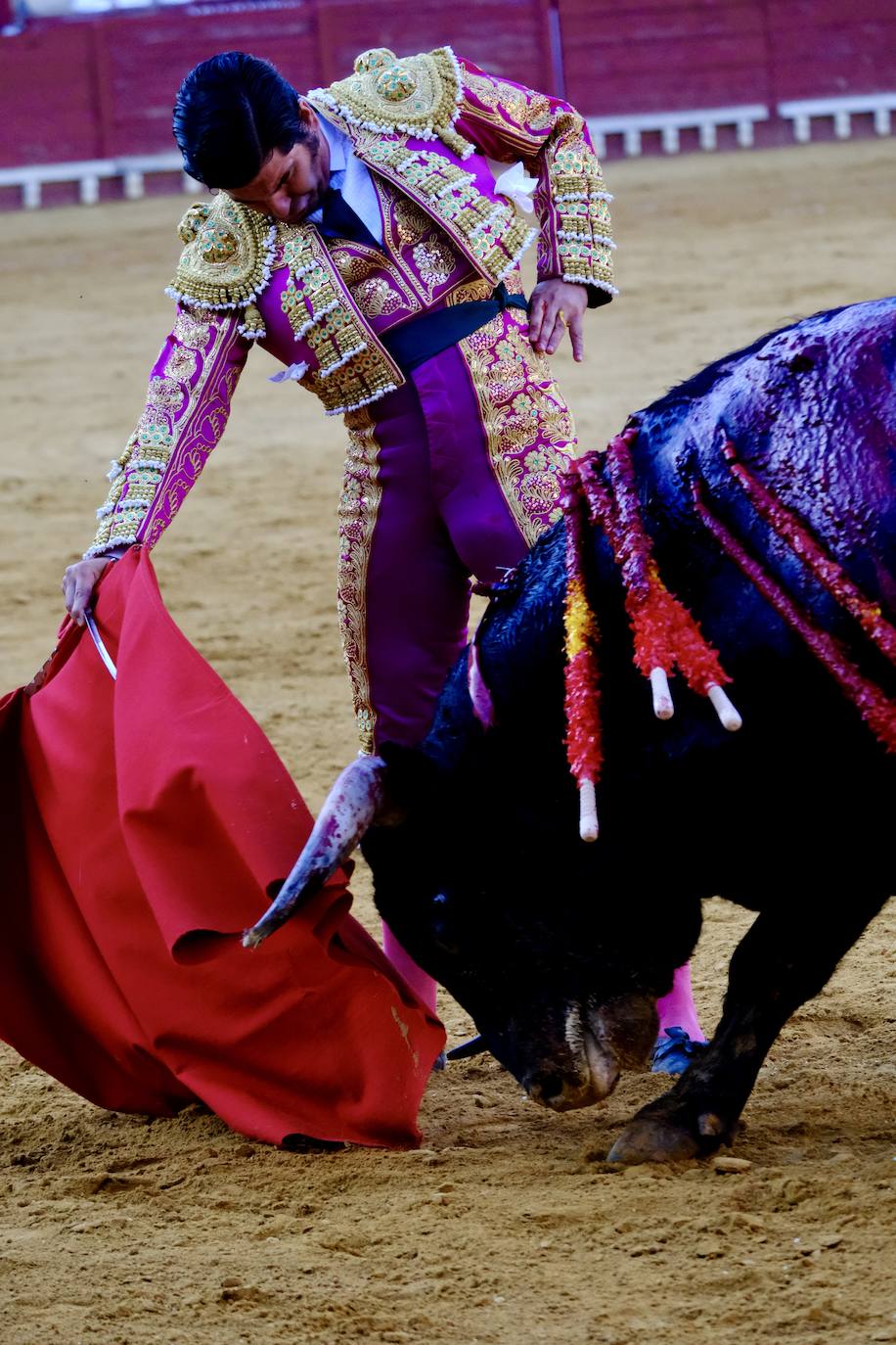 Rotundo triunfo de Manzanares que sale a hombros junto a Aguado en la última corrida del verano en El Puerto