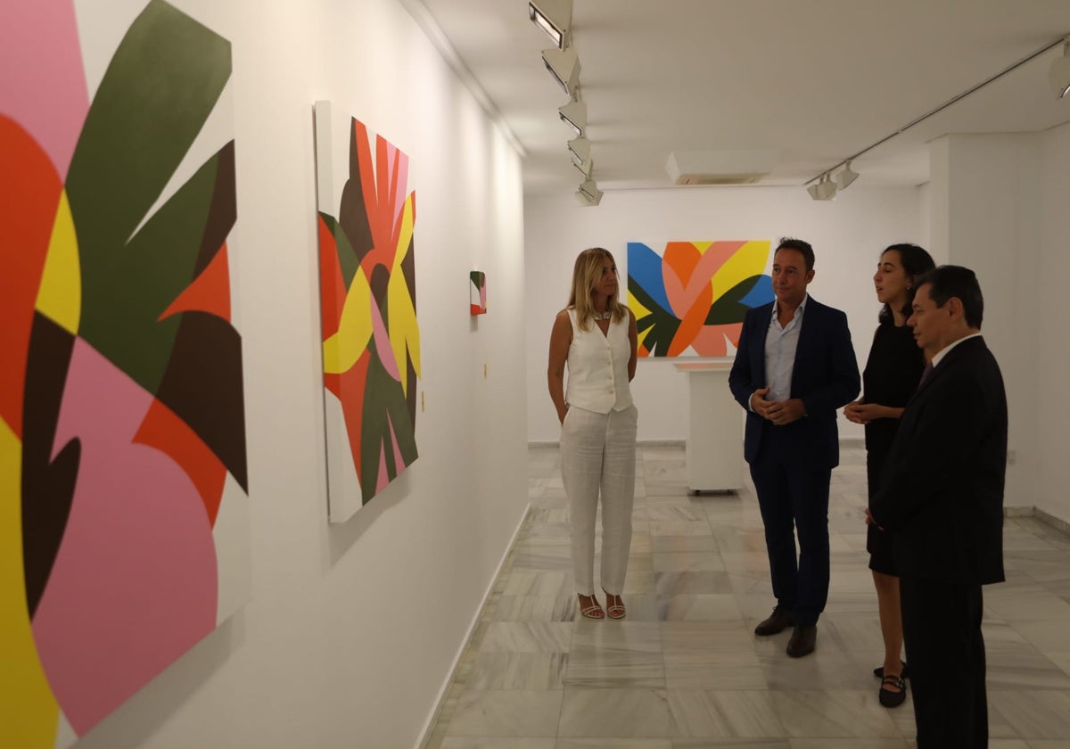 La Sala Rivadavia de Cádiz se llena de colores y proyecciones de sombras de Claudia Solari