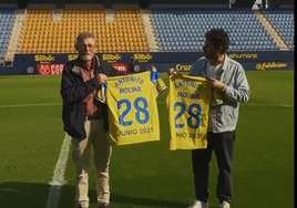 Antoñito Molina cantará en Cádiz, en el Estadio de sus sueños... y el de su padre