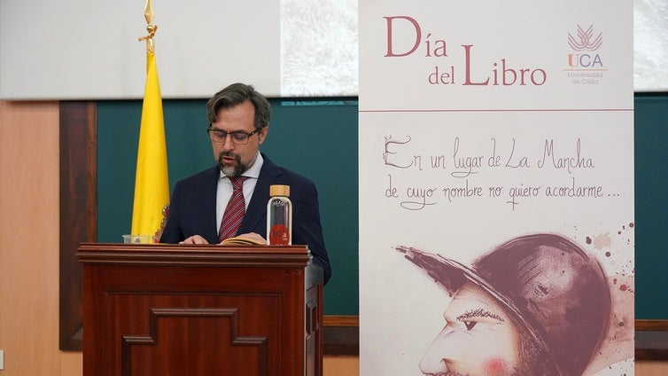Cádiz acoge varias lecturas de 'El Quijote' para conmemorar la celebración del Día del Libro