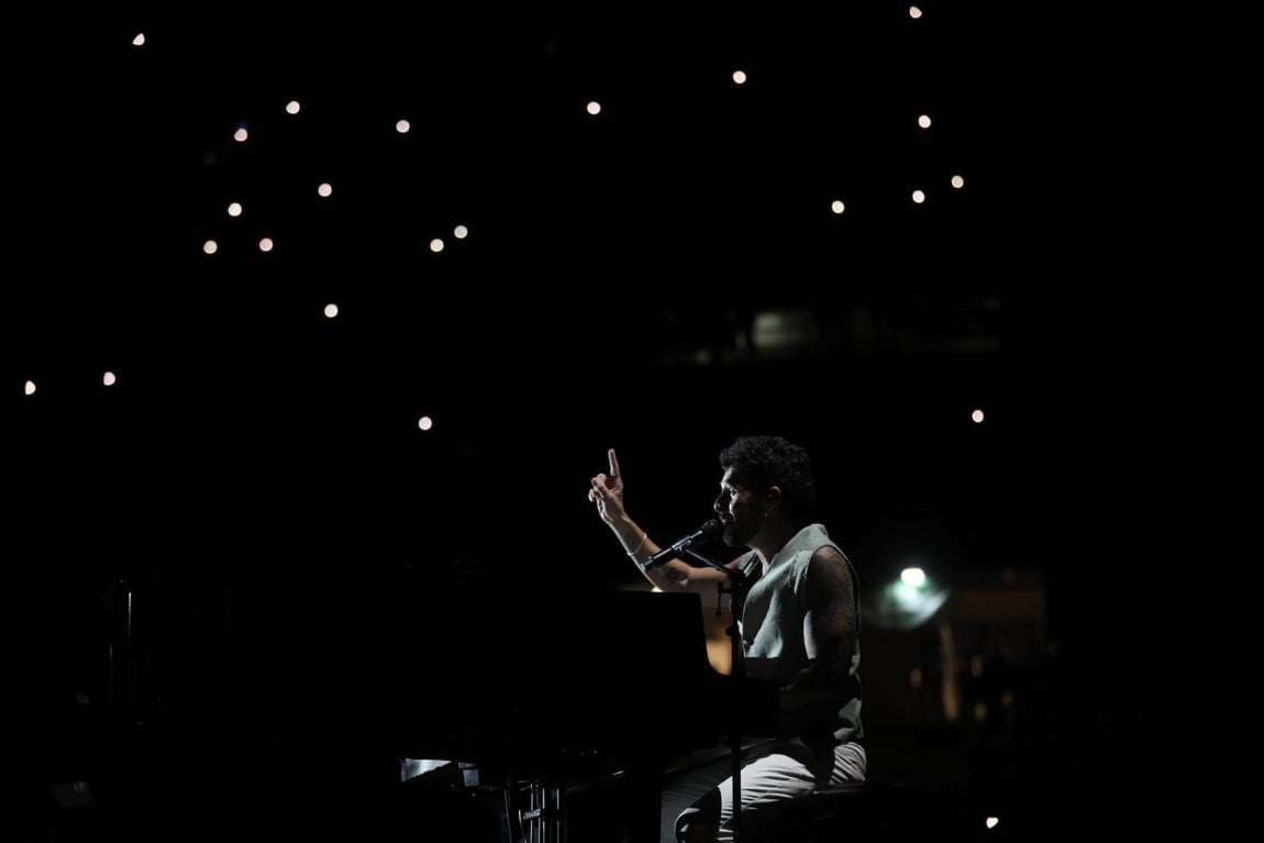 Fotos: Antoñito Molina, profeta en su Cádiz, conquista almas con un gran concierto