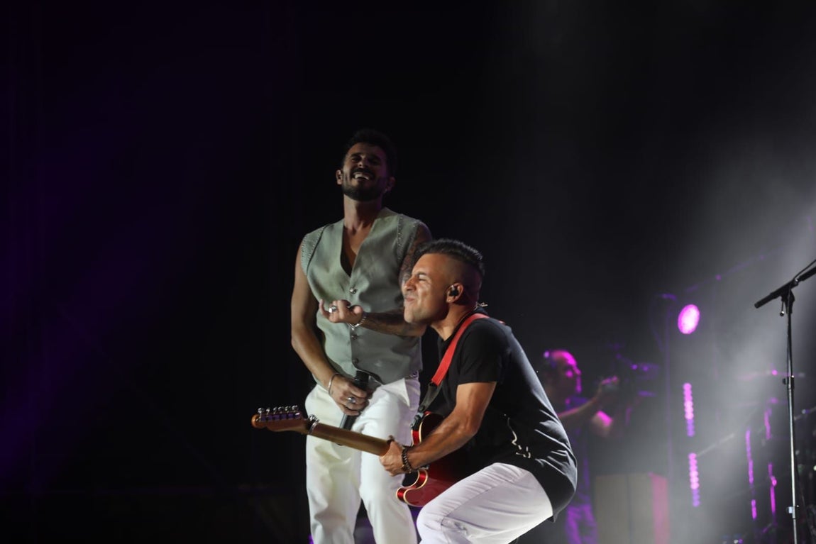 Fotos: Antoñito Molina, profeta en su Cádiz, conquista almas con un gran concierto