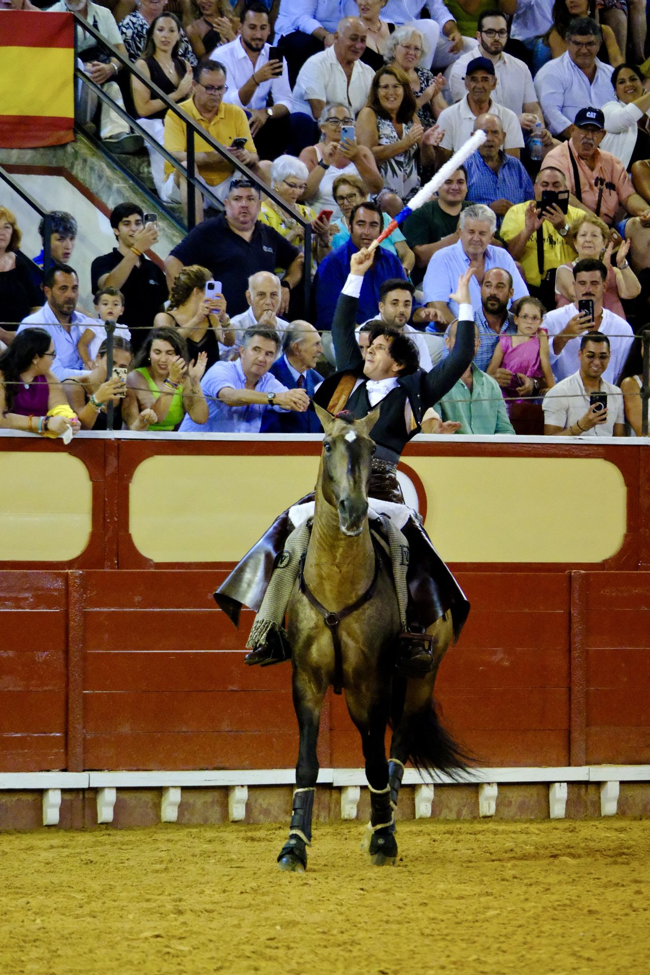 Fotos: Rui Fernandes y Diego Ventura salen a hombros en la nocturna de rejones de El Puerto