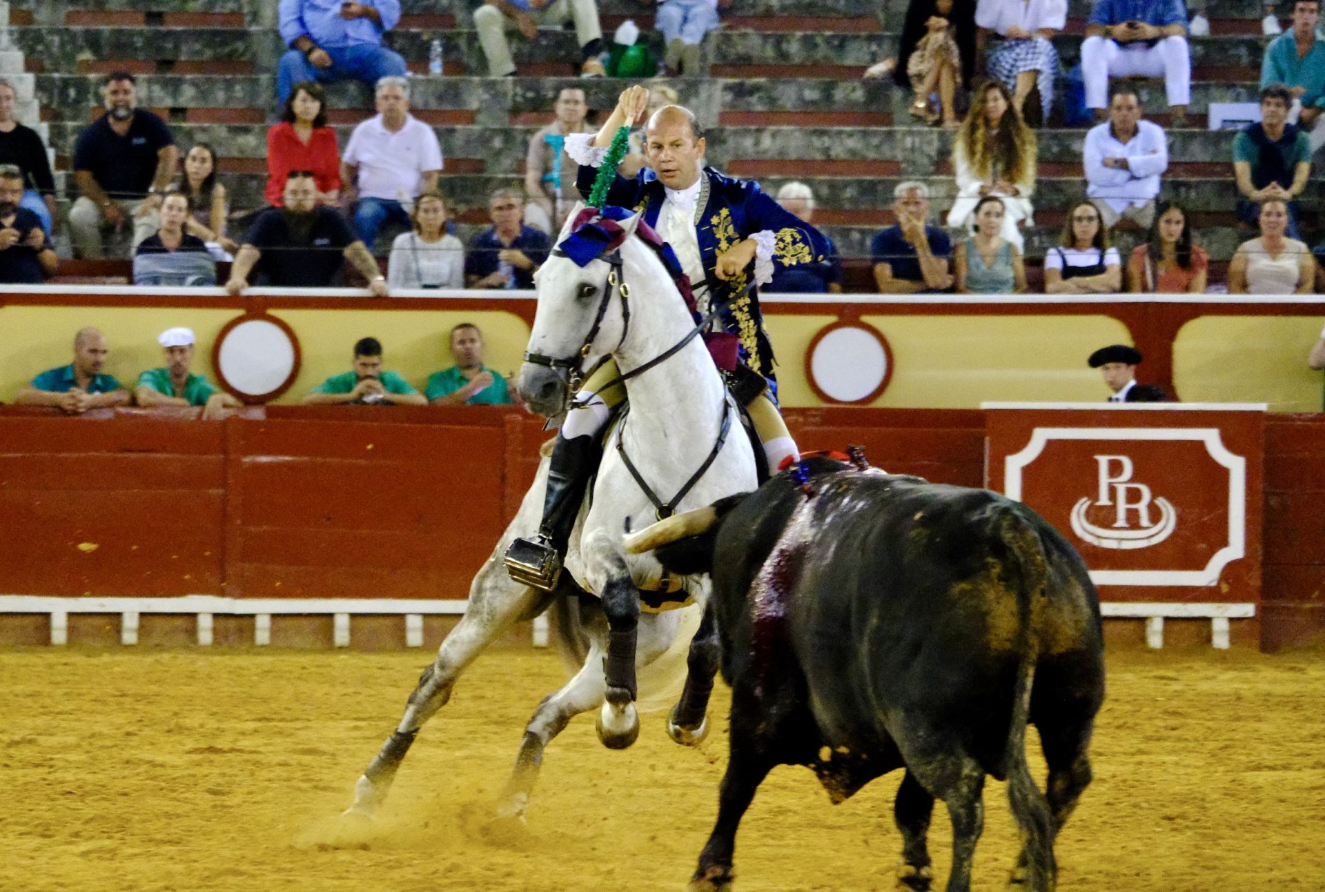 Fotos: Rui Fernandes y Diego Ventura salen a hombros en la nocturna de rejones de El Puerto