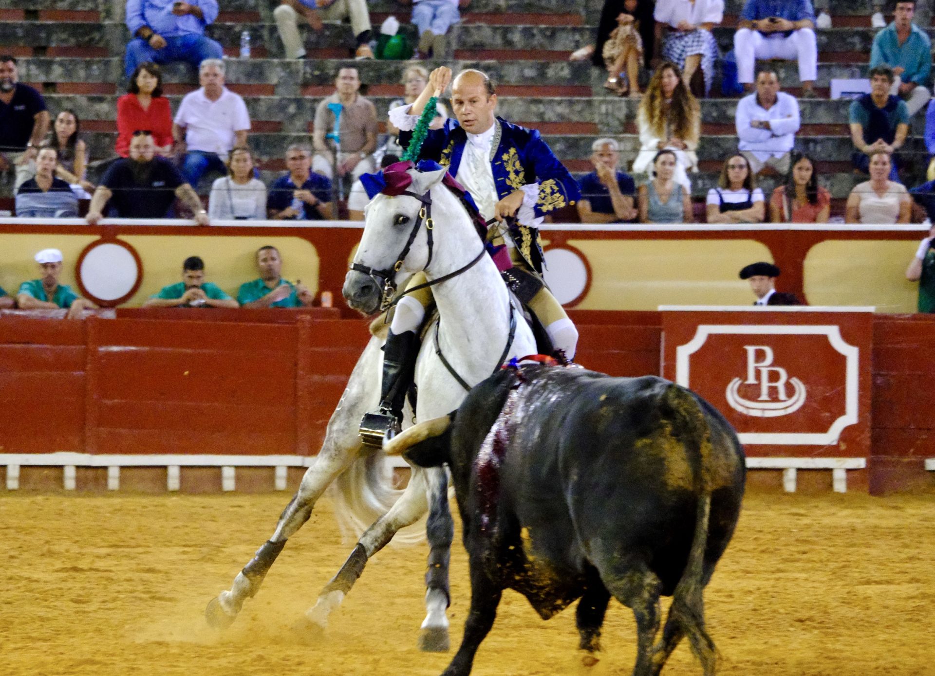 Fotos: Rui Fernandes y Diego Ventura salen a hombros en la nocturna de rejones de El Puerto