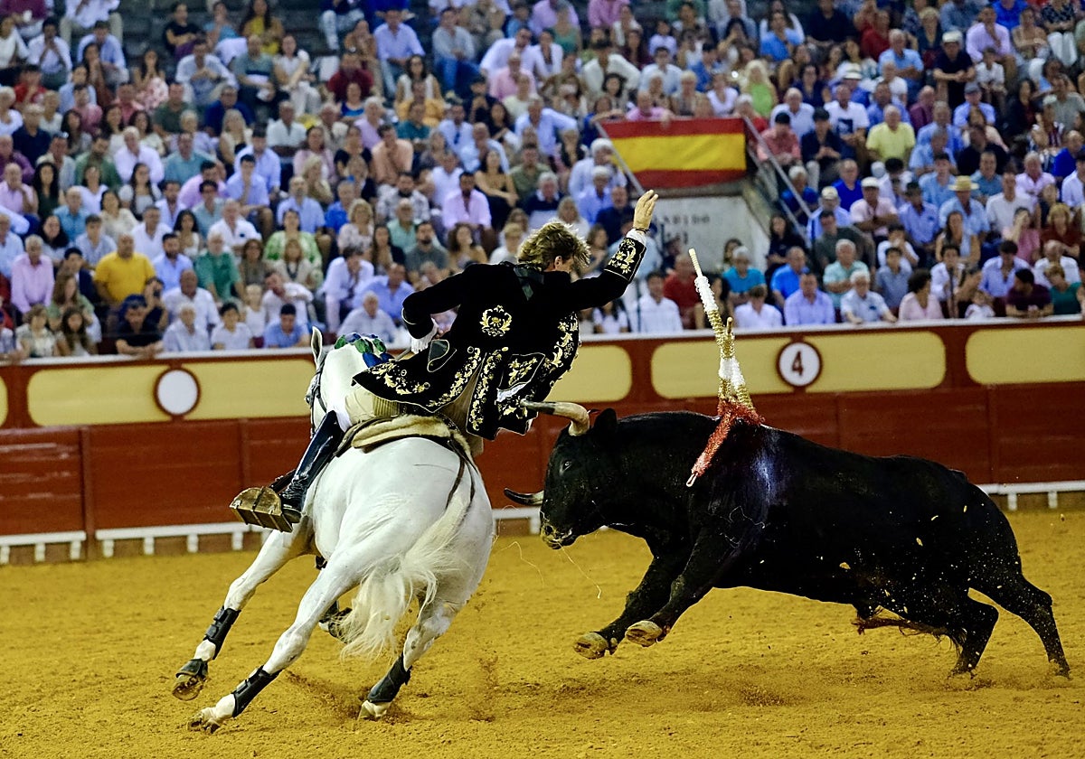 Fotos: Rui Fernandes y Diego Ventura salen a hombros en la nocturna de rejones de El Puerto