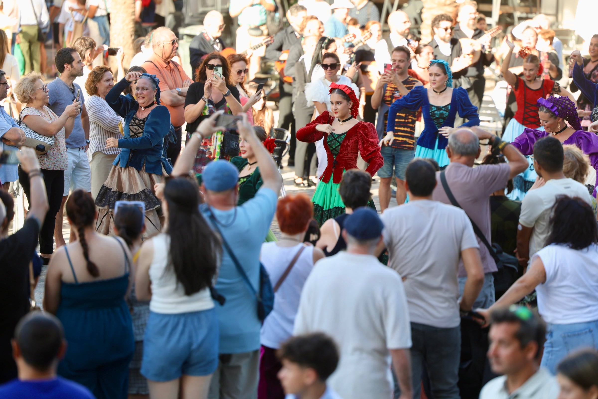 El Folklore regresa a Cádiz: tres décadas de cultura que vuelven a latir en la ciudad