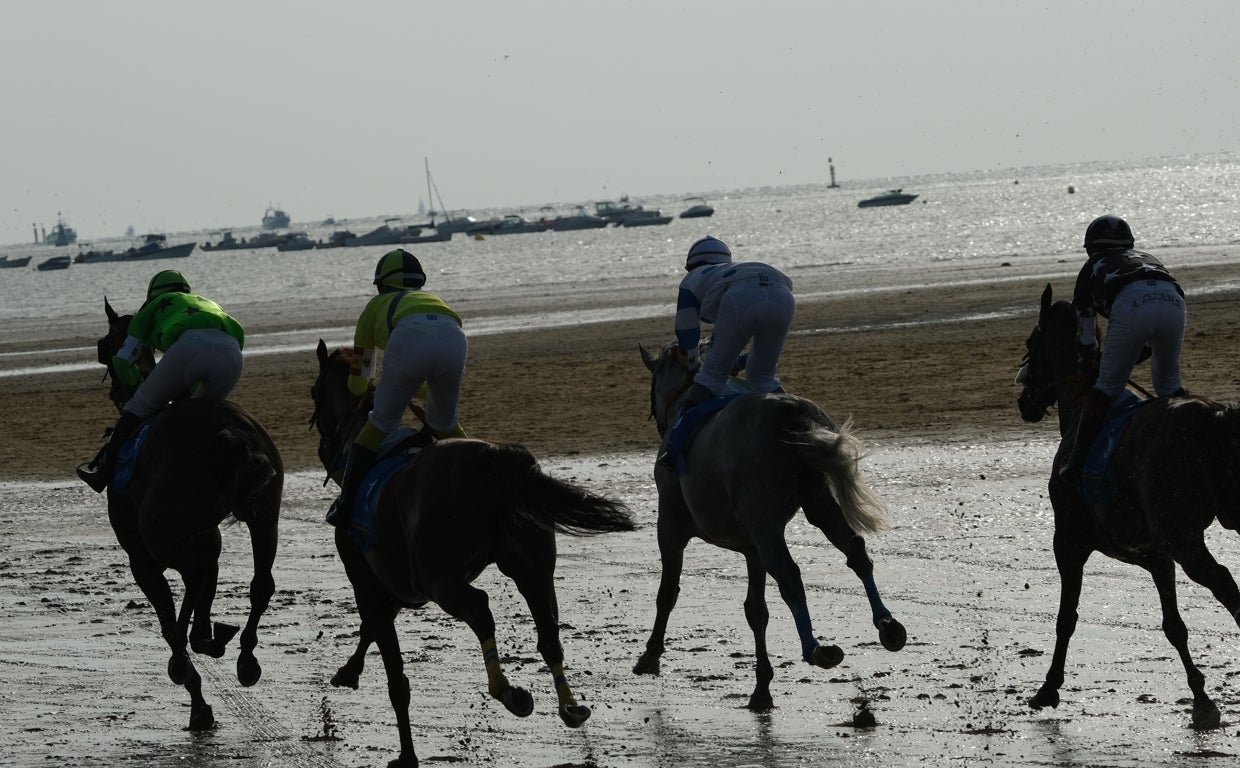 El primer ciclo de las Carreras de Caballos de Sanlúcar de Barrameda llegó a su fin con un notable éxito.