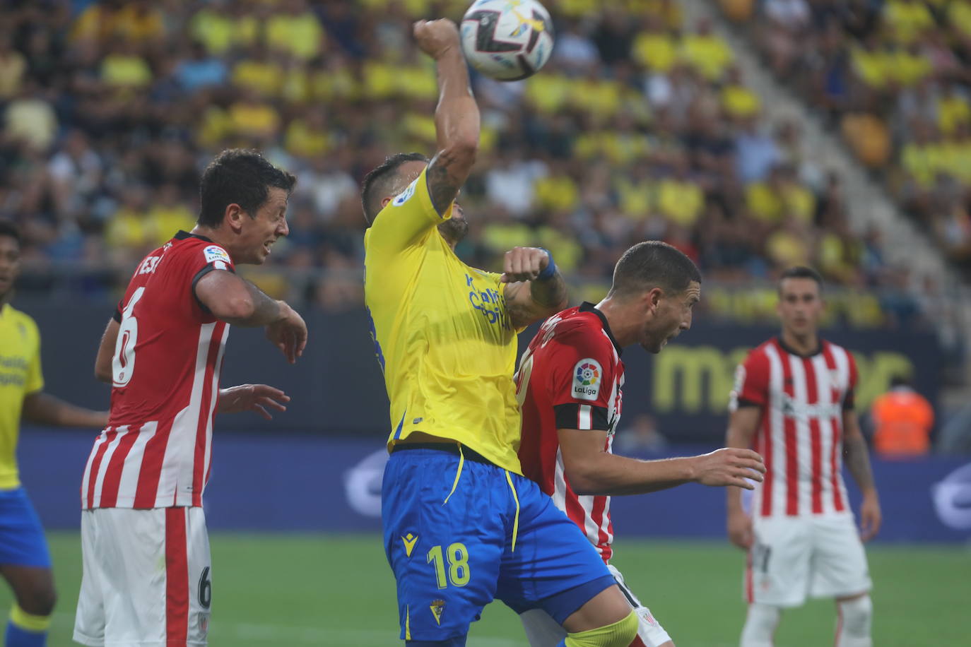 Las imágenes del partido Cádiz CF-Athletic de Bilbao en Carranza