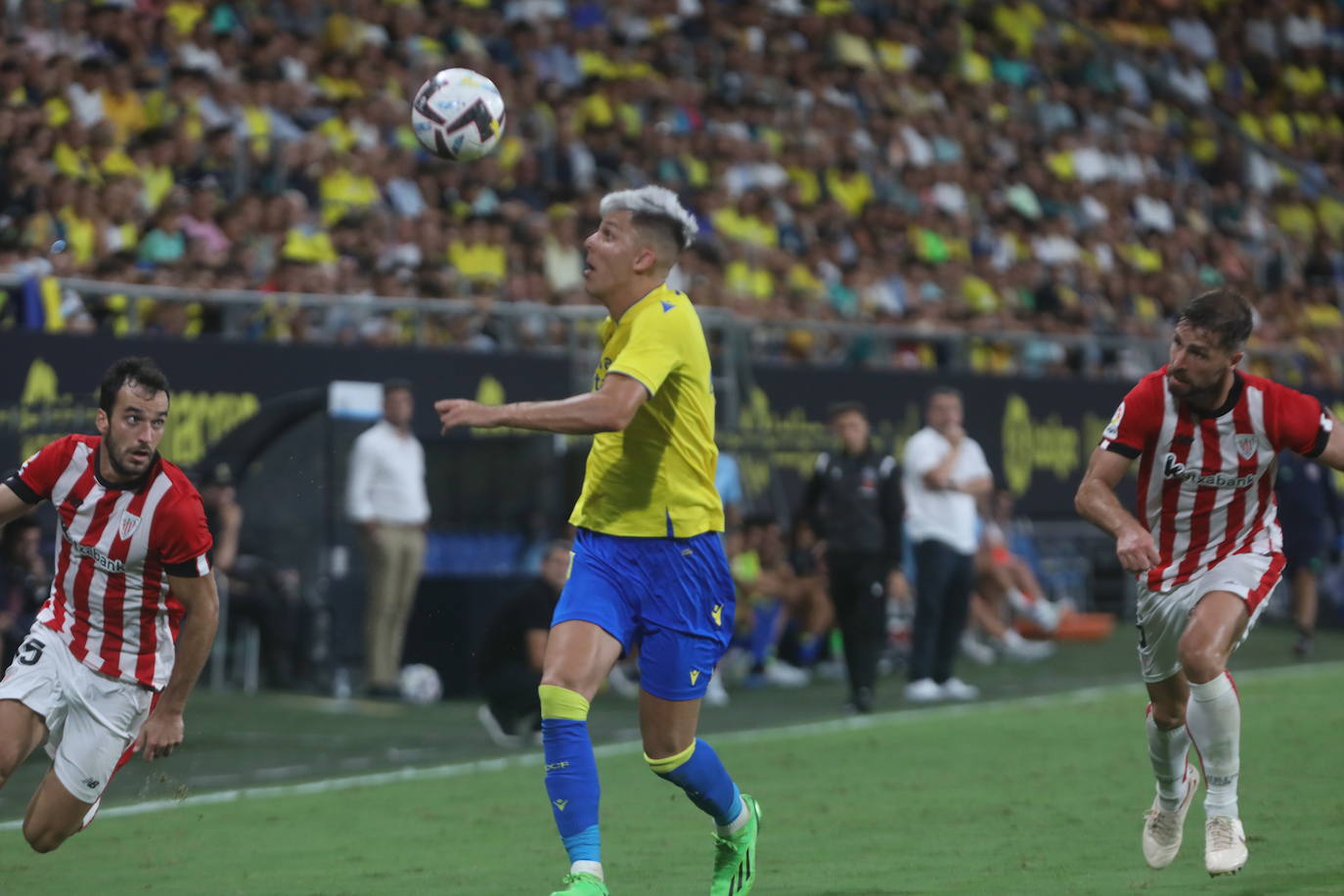 Las imágenes del partido Cádiz CF-Athletic de Bilbao en Carranza