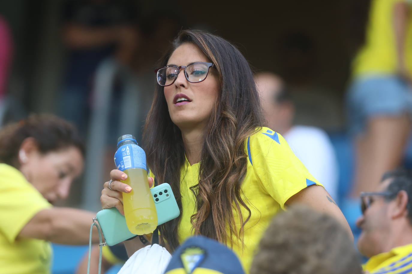 Búscate en las gradas de Carranza en el Cádiz - Athletic de Bilbao