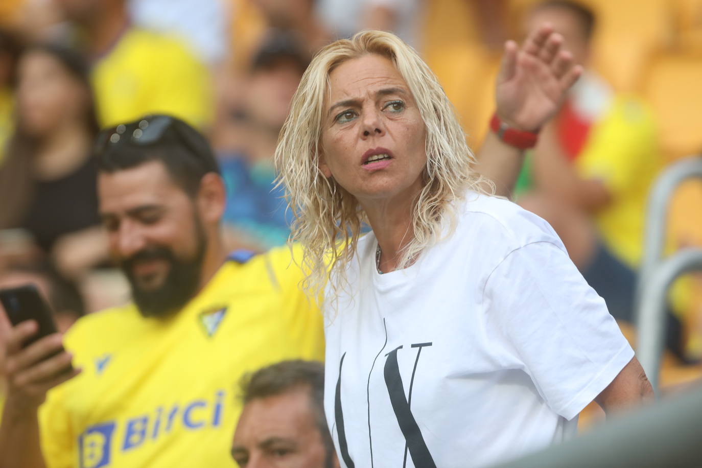 Búscate en las gradas de Carranza en el Cádiz - Athletic de Bilbao