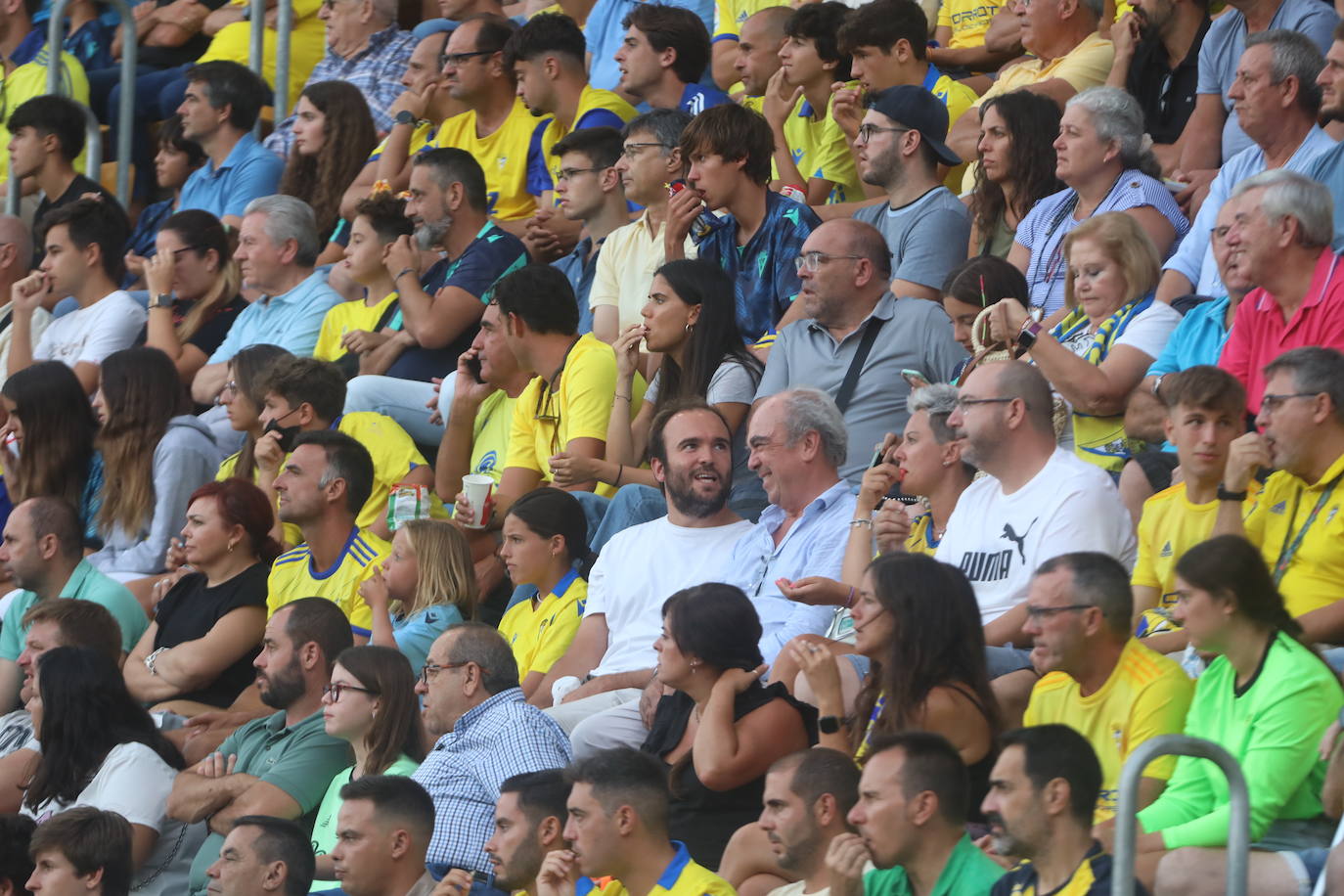 Búscate en las gradas de Carranza en el Cádiz - Athletic de Bilbao