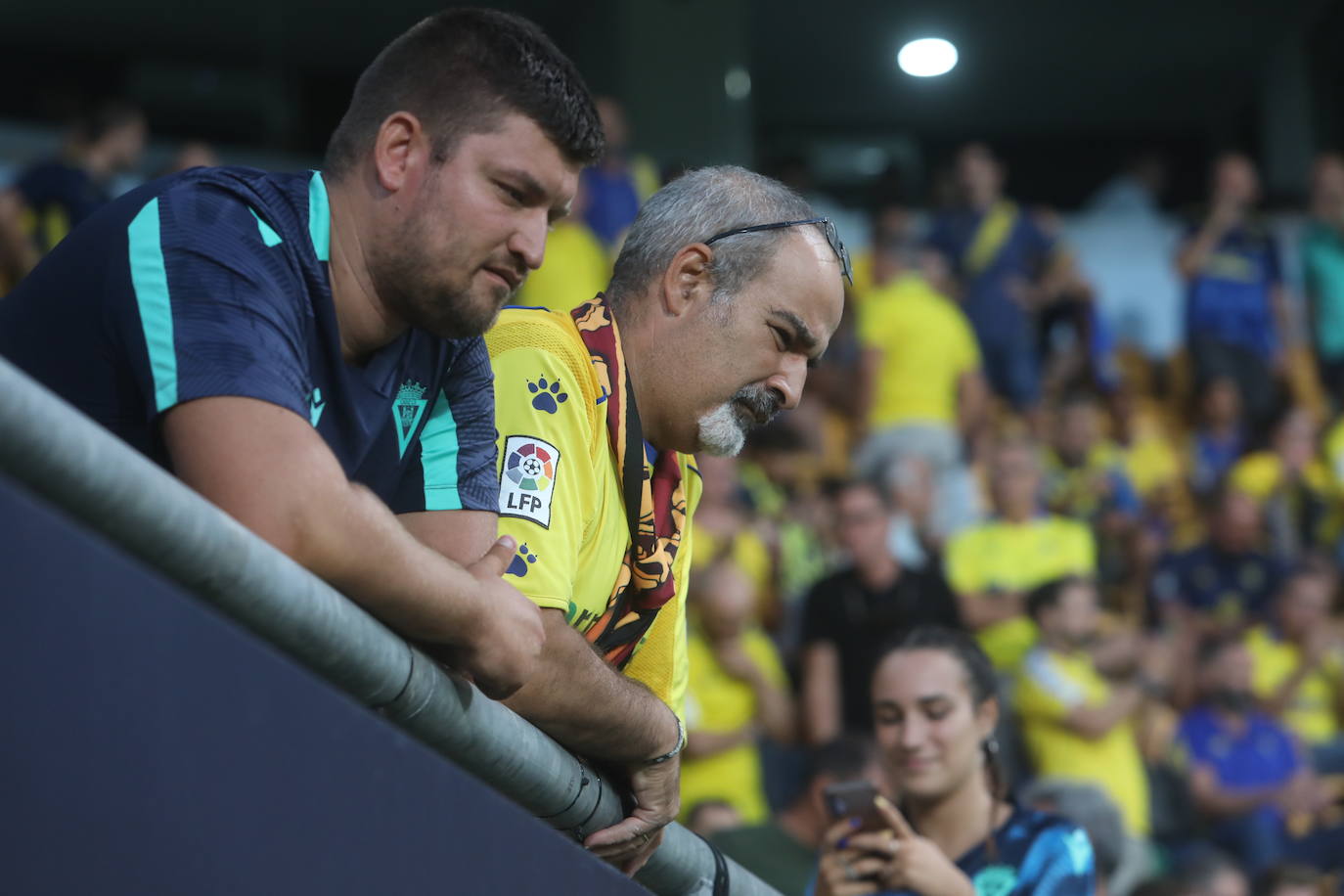 Búscate en las gradas de Carranza en el Cádiz - Athletic de Bilbao