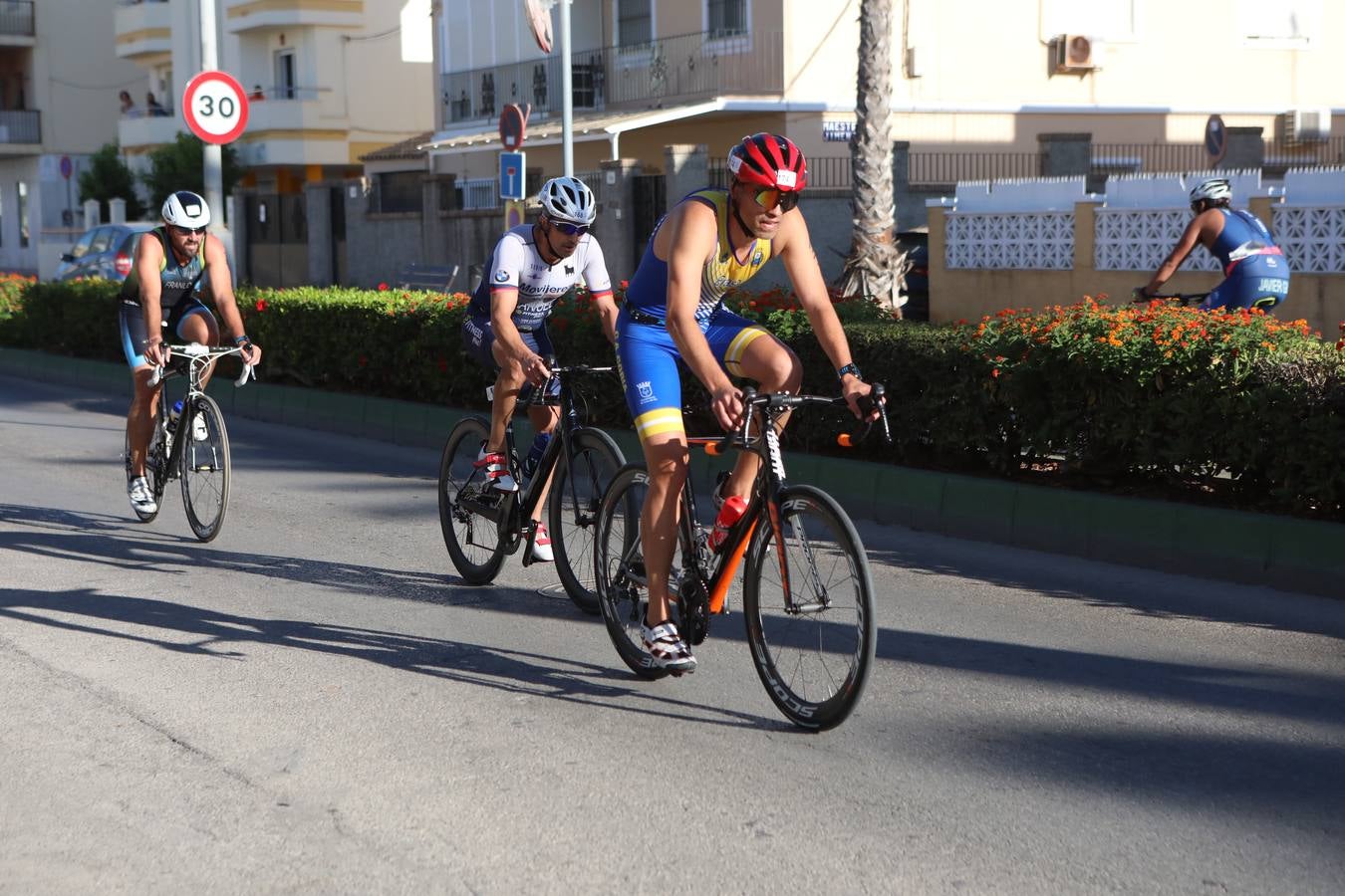 Búscate en el XXV Triatlón Villa de Rota 2022