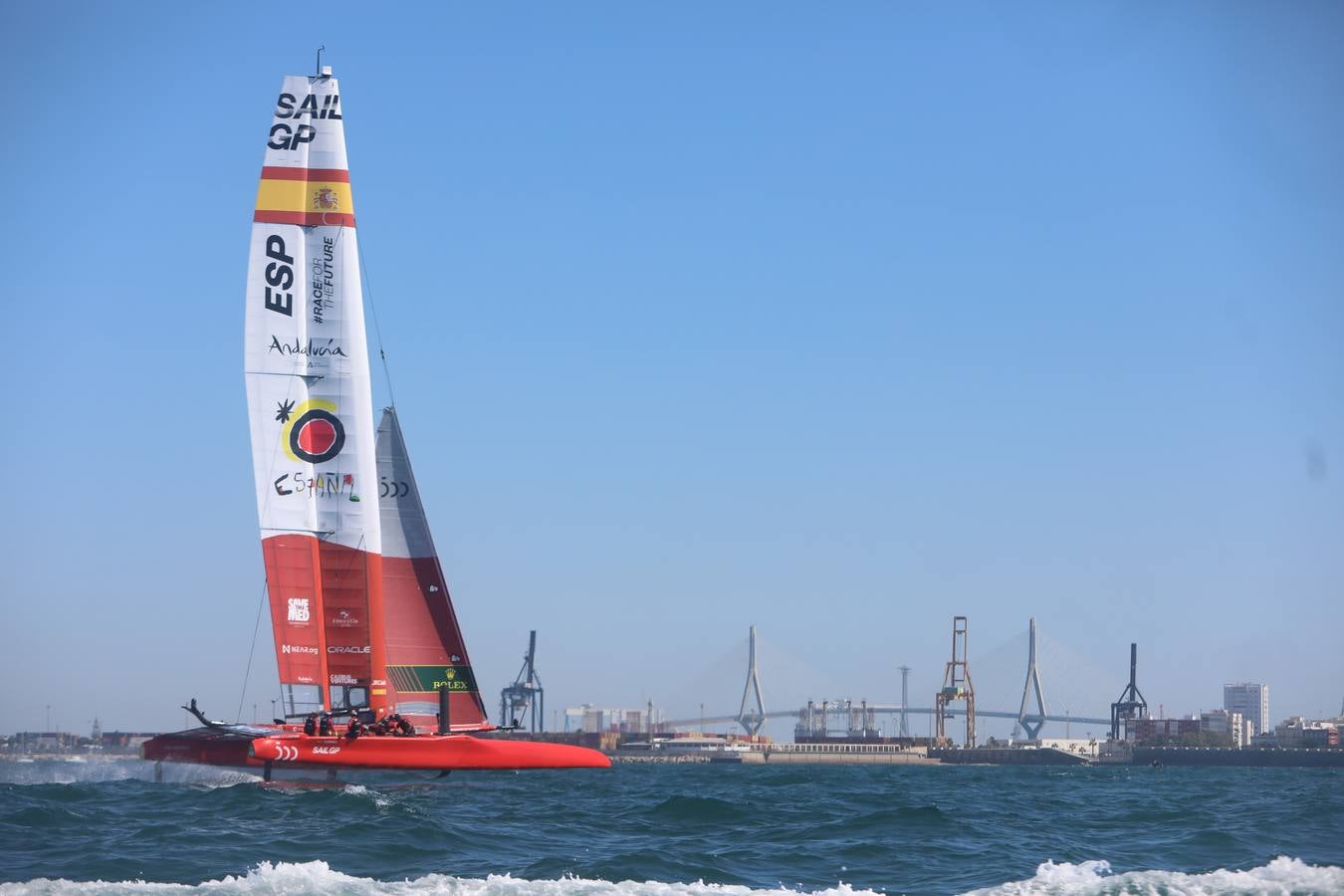 Disfruta de las mejores imágenes del primer día de SailGP en Cádiz