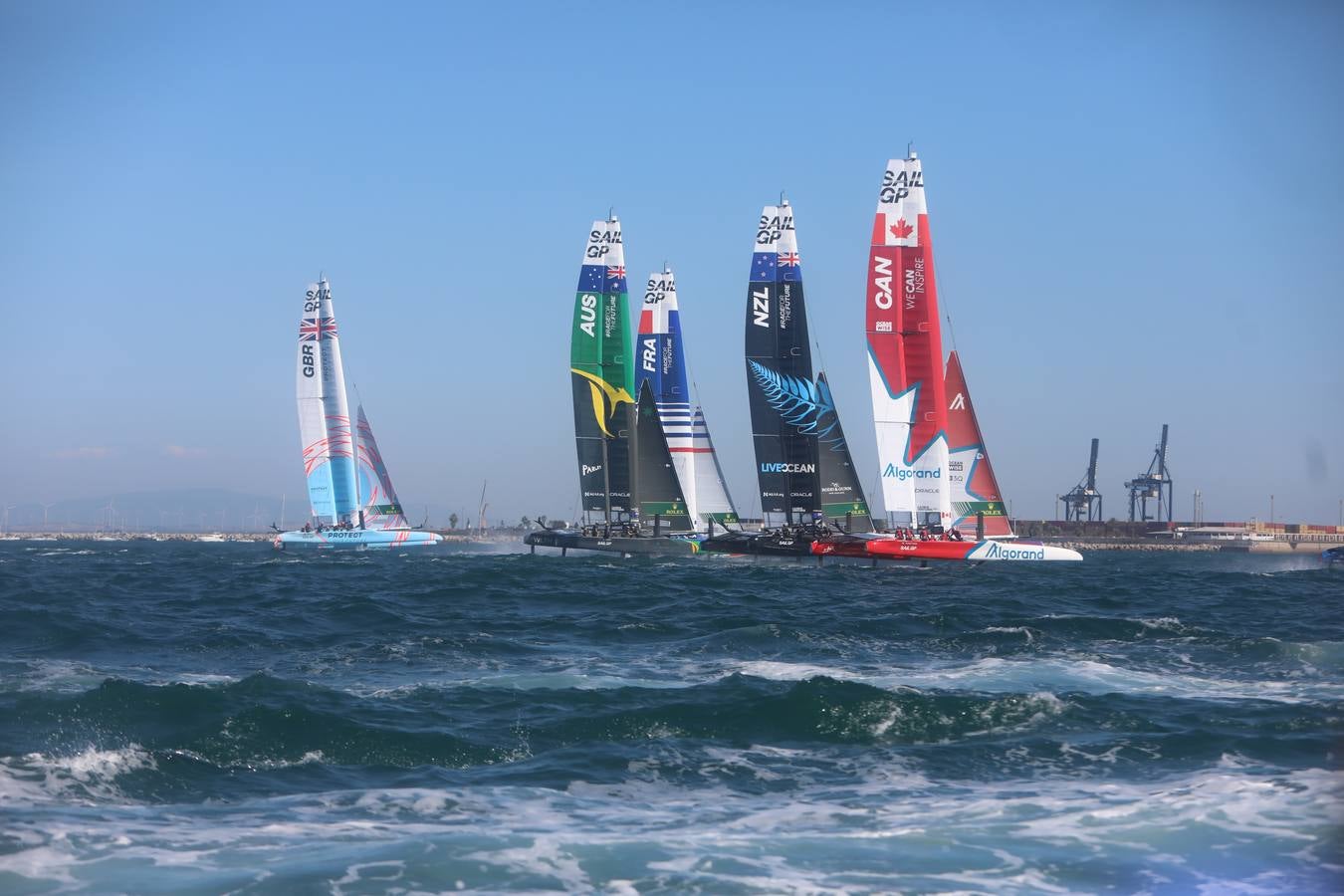 Disfruta de las mejores imágenes del primer día de SailGP en Cádiz