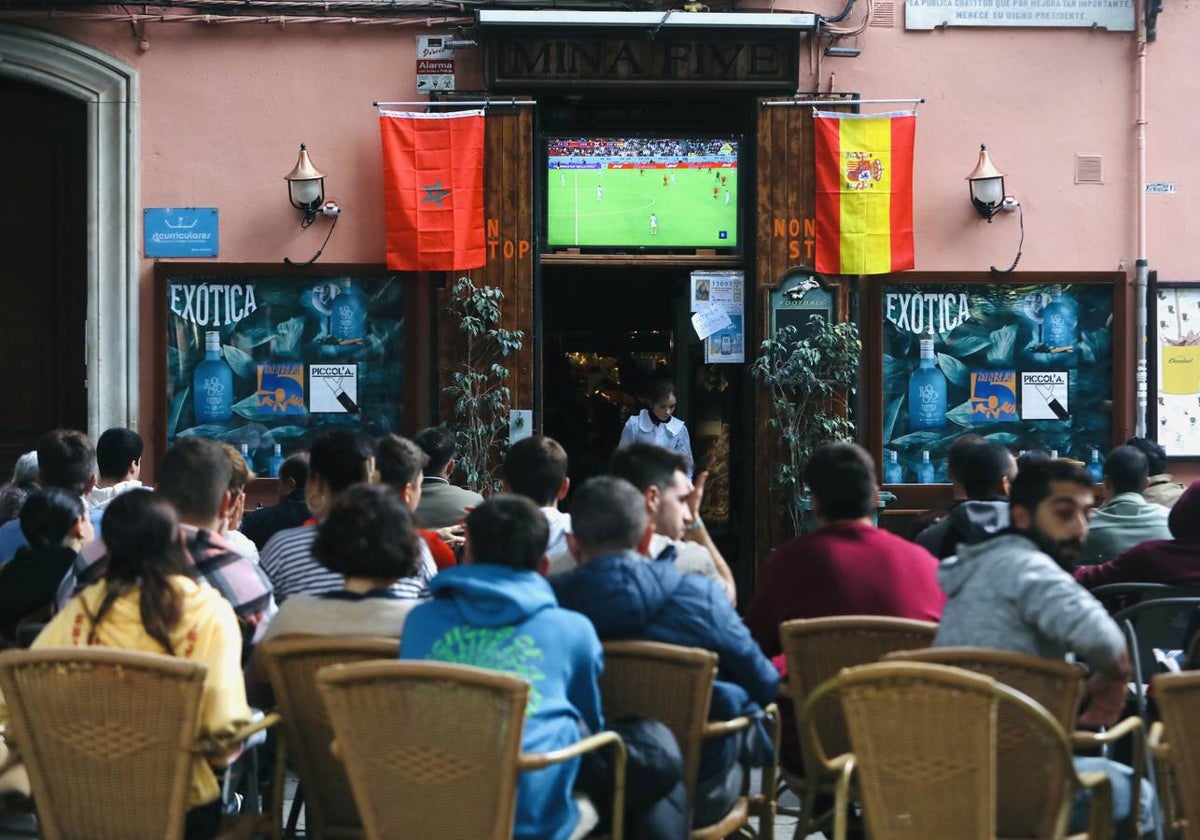 Las imágenes en la calle del España - Marruecos