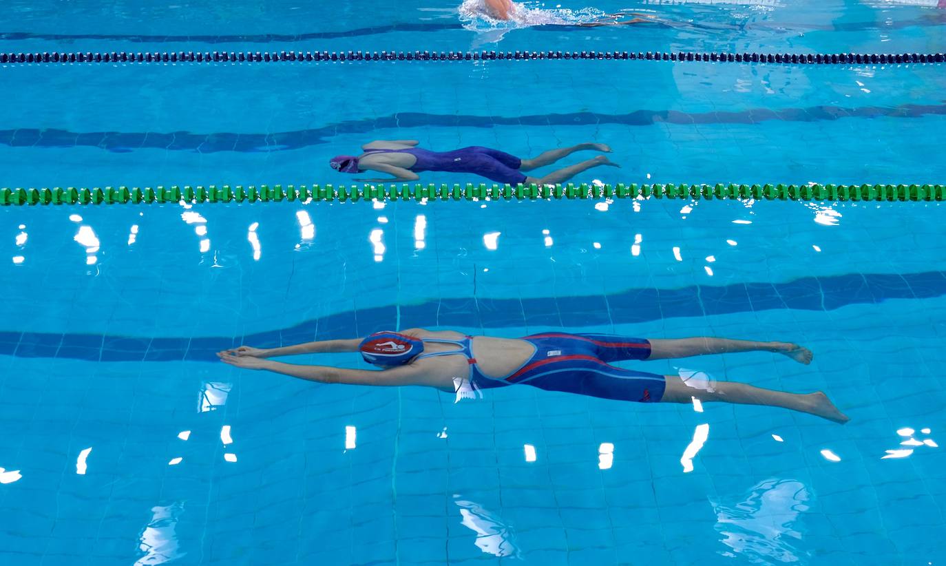 Fotos: Ambiente de gala en el campeonato andaluz de natación que se celebra en Cádiz