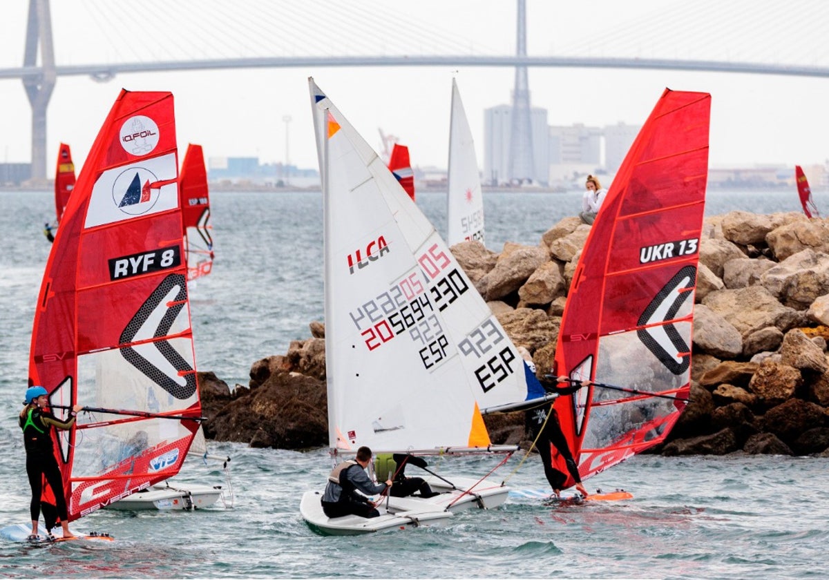 La competición se celebra en las aguas de la Bahía de Cádiz.