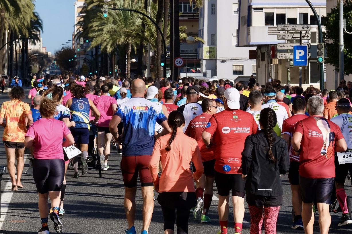 Las imágenes de la XXXV Media Maratón Bahía de Cádiz 2023