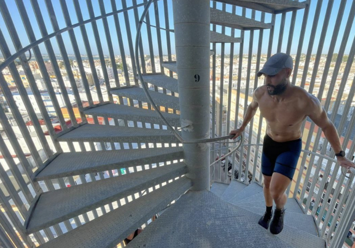 Abel Mansilla en uno de sus entrenamientos en el Hotel Guadalquivir