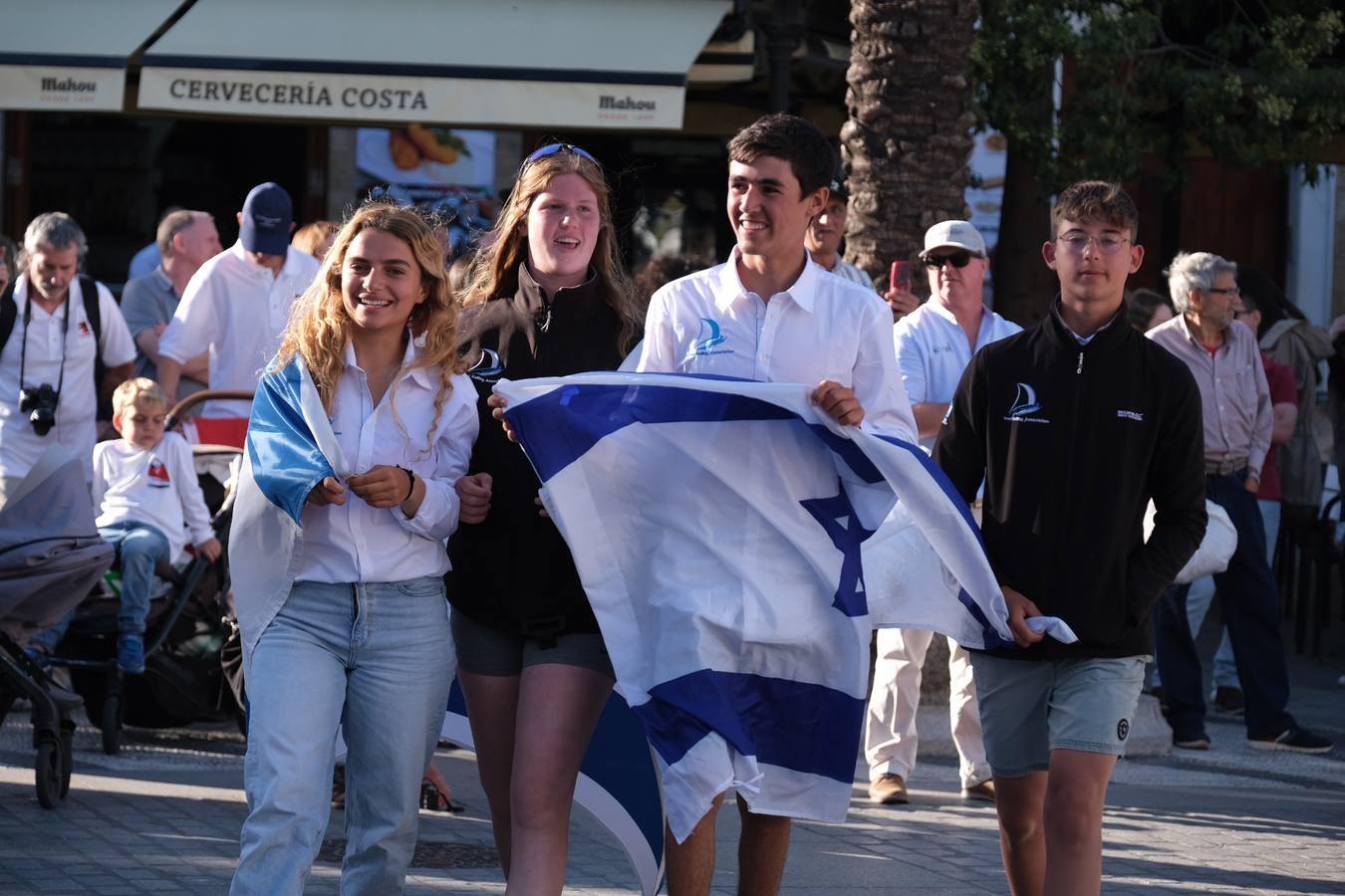 Fotos: Desfile de banderas del Campeonato de Europa de ILCA 4