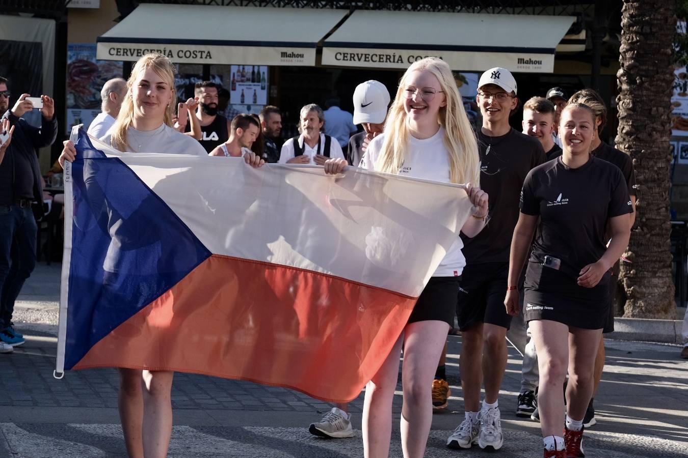 Fotos: Desfile de banderas del Campeonato de Europa de ILCA 4